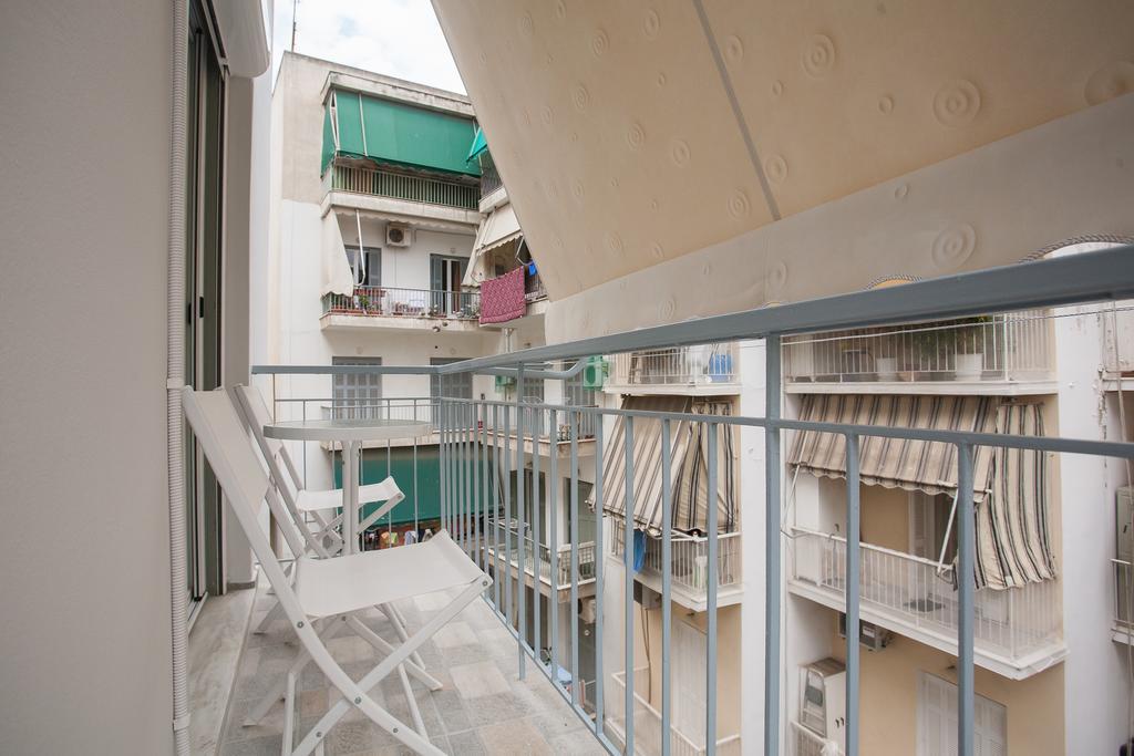 Elegant And Safe Gold And Blue Apartment Walk To Acropolis Афины Экстерьер фото