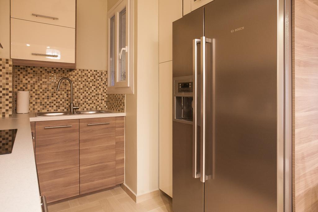 Elegant And Safe Gold And Blue Apartment Walk To Acropolis Афины Экстерьер фото