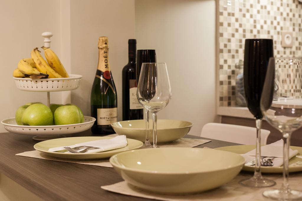Elegant And Safe Gold And Blue Apartment Walk To Acropolis Афины Экстерьер фото