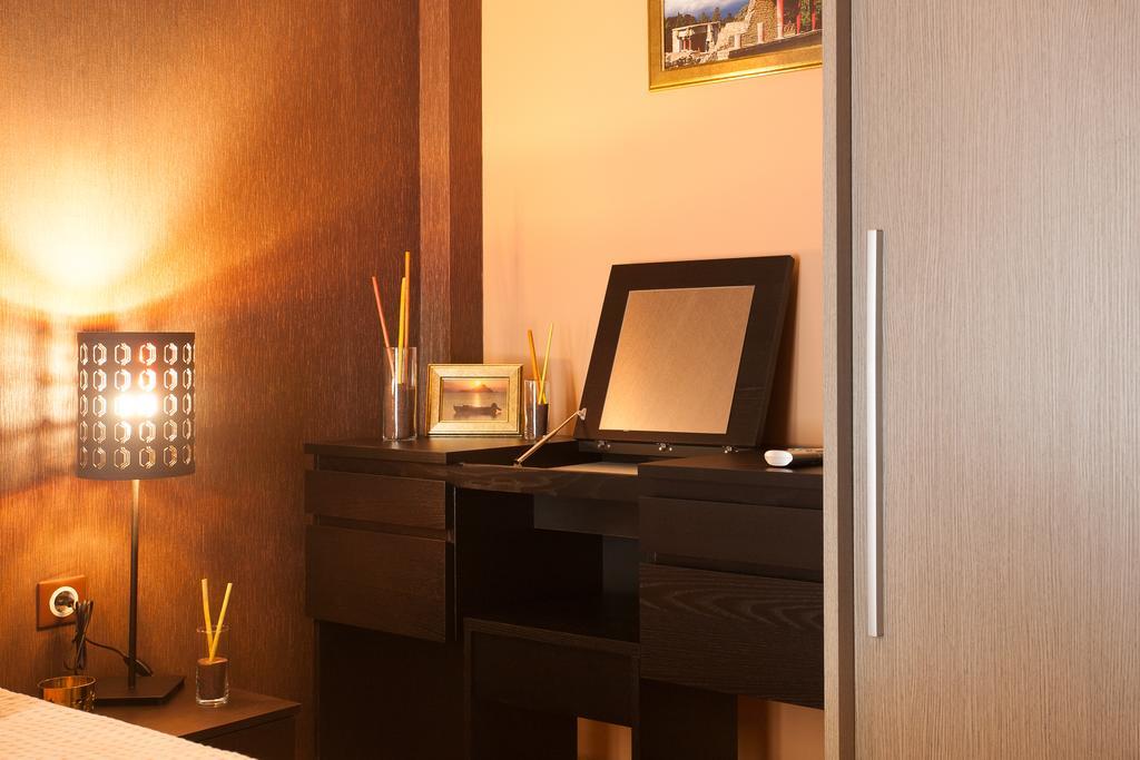 Elegant And Safe Gold And Blue Apartment Walk To Acropolis Афины Экстерьер фото